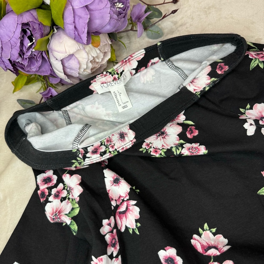 Forever 21 Floral Black Mini Skirt - Picture 9 of 10